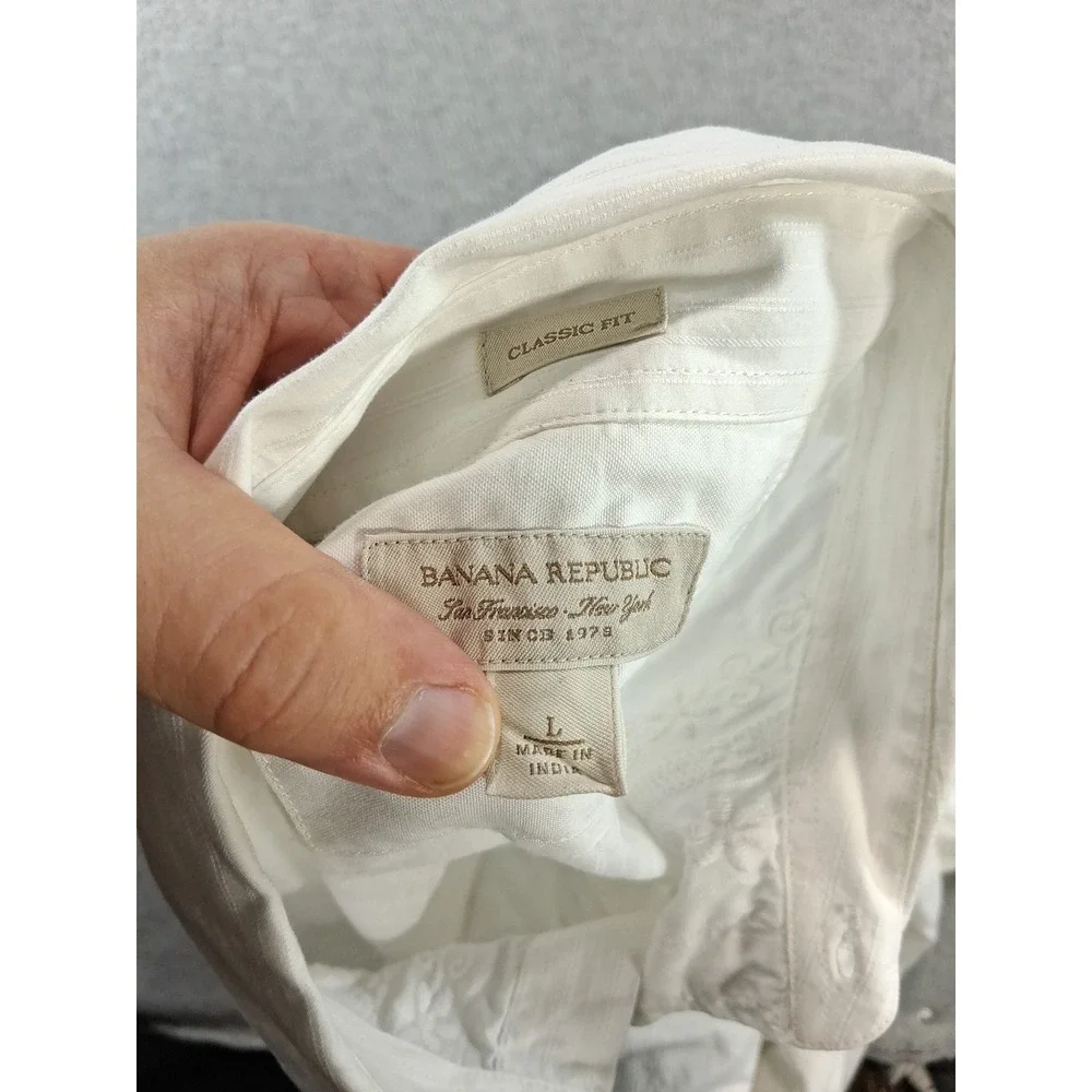 Banana Republic Button Down Mens L White Classic Fit Embroidered Floral Stripe
